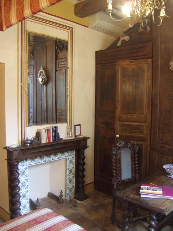 Bed and Breakfast Bize De La Tour Saint-Bonnet-du-Gard Номер фото