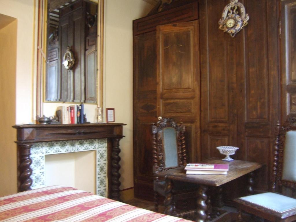 Bed and Breakfast Bize De La Tour Saint-Bonnet-du-Gard Номер фото