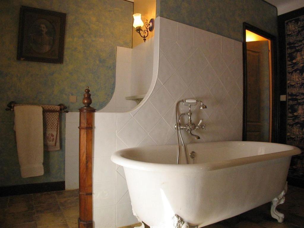 Bed and Breakfast Bize De La Tour Saint-Bonnet-du-Gard Номер фото